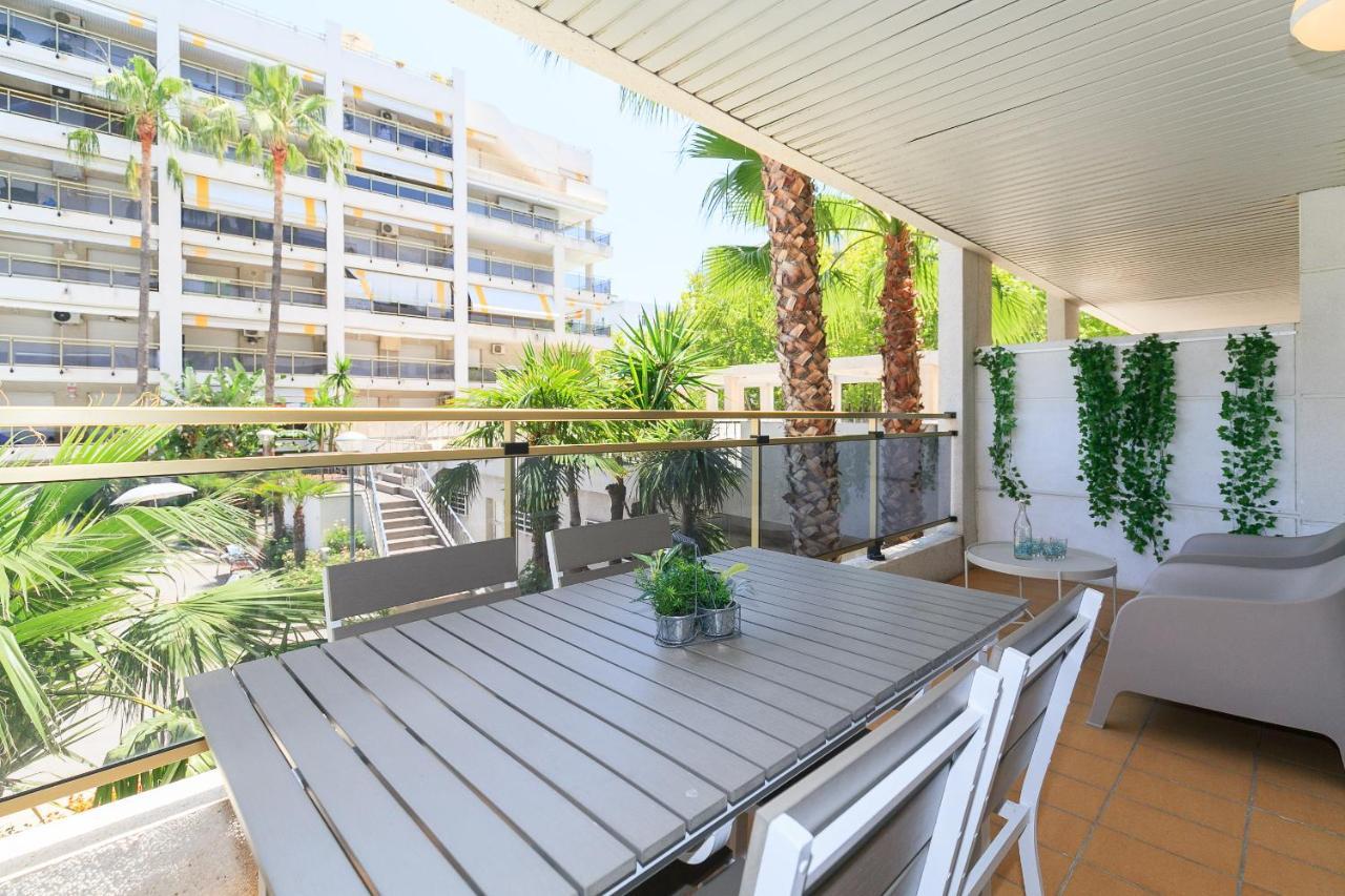 Uhc Michelangelo Apartments Salou Oda fotoğraf