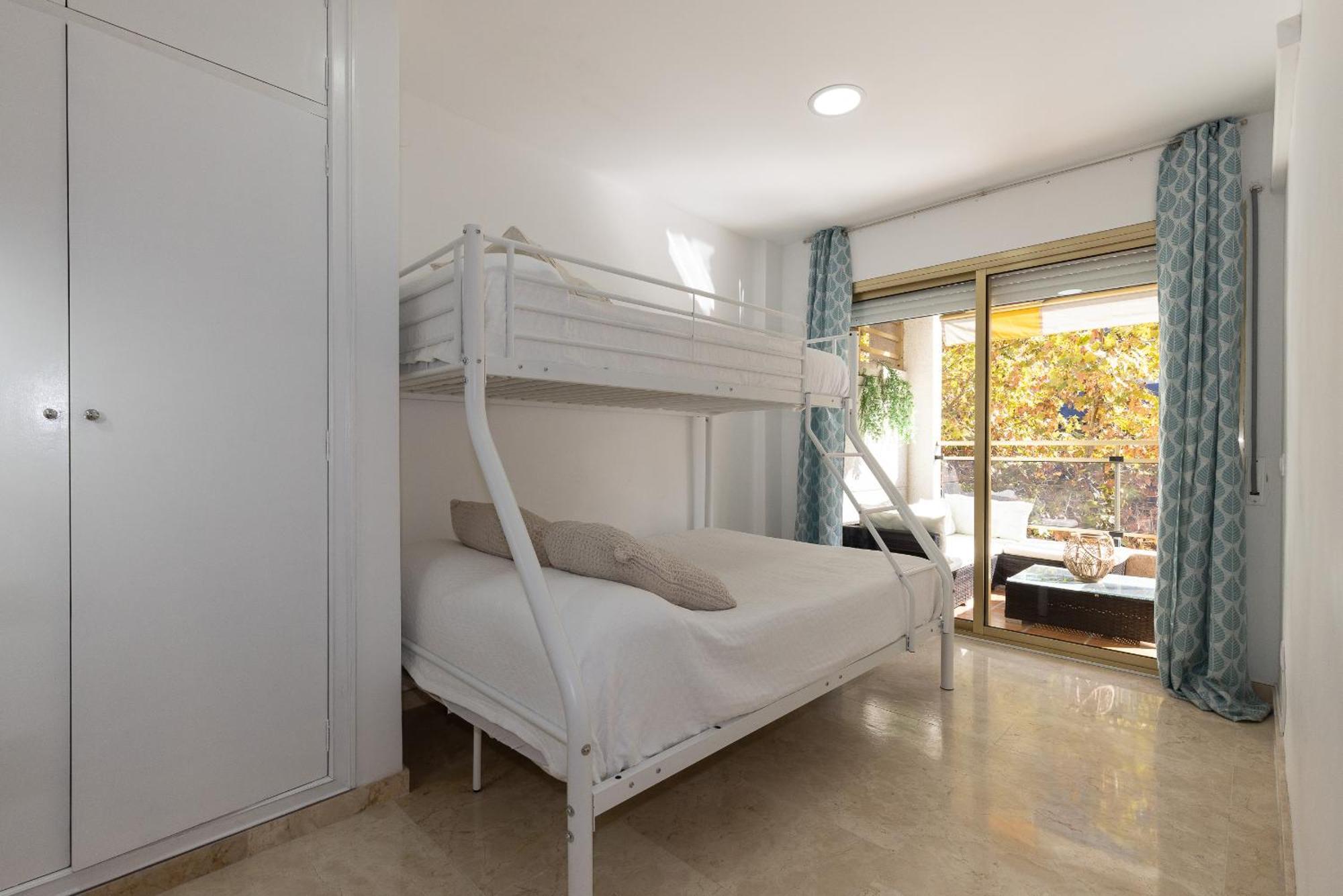 Uhc Michelangelo Apartments Salou Oda fotoğraf